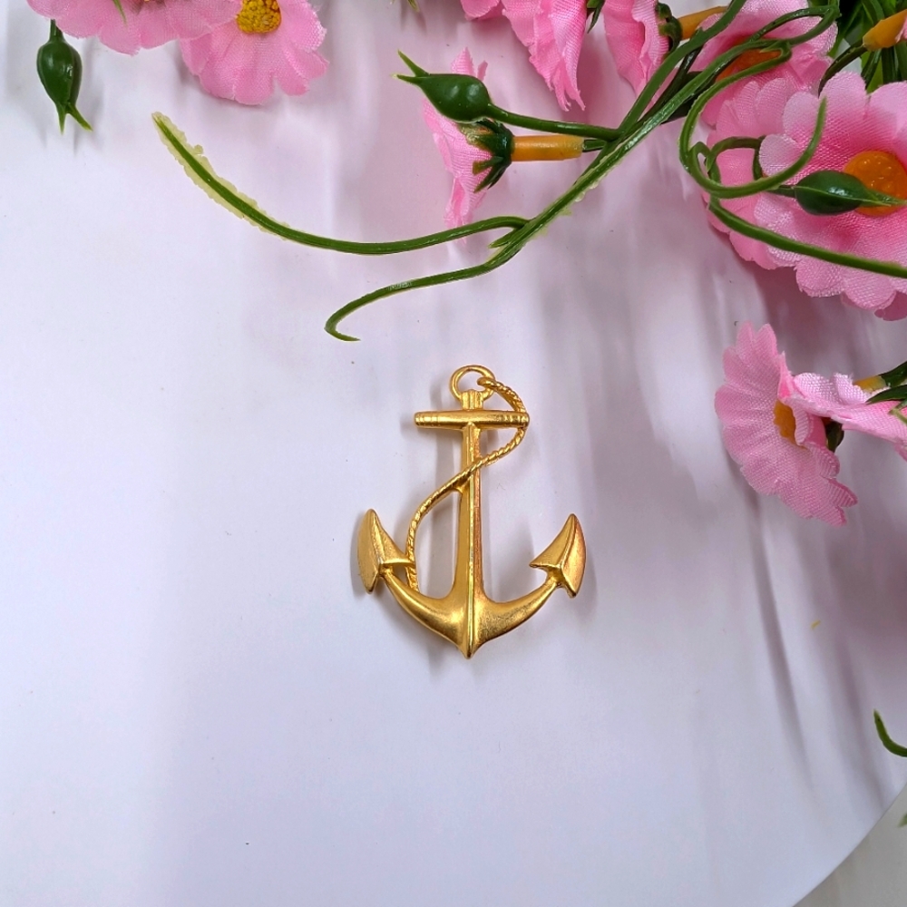 Simple and Classic Vintage Anchor Brooch